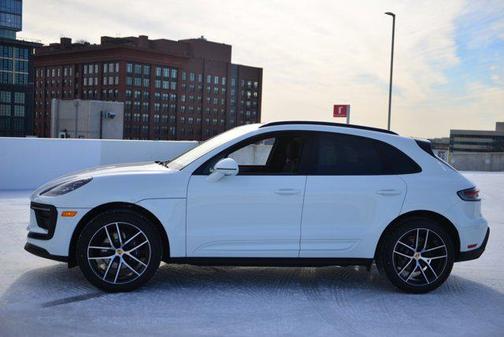 2025 Porsche Macan Base