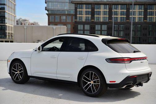 2025 Porsche Macan Base