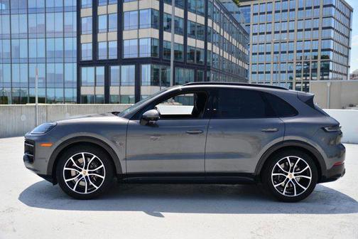 2025 Porsche Cayenne GTS
