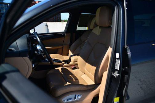 2020 Porsche Macan Base