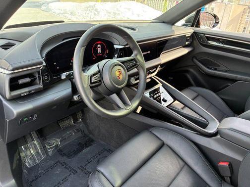 2024 Porsche Macan 4