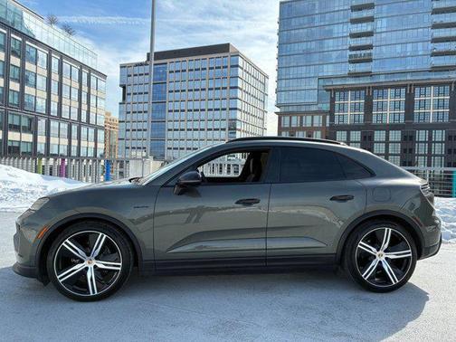 2024 Porsche Macan 4