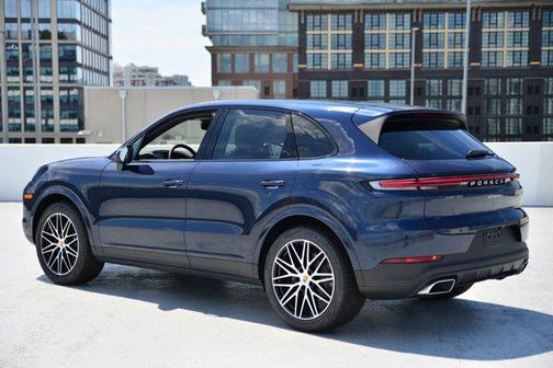 2025 Porsche Cayenne AWD