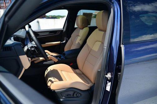 2025 Porsche Cayenne AWD