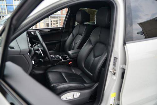 2022 Porsche Macan S