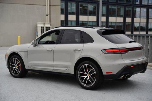 2022 Porsche Macan S