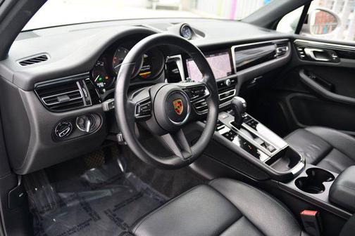 2022 Porsche Macan S
