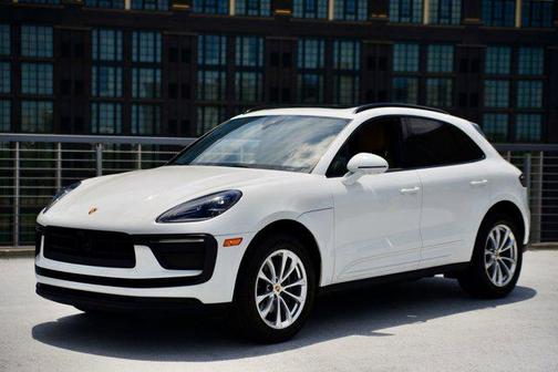 2022 Porsche Macan AWD
