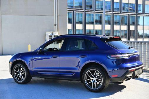 2025 Porsche Macan AWD