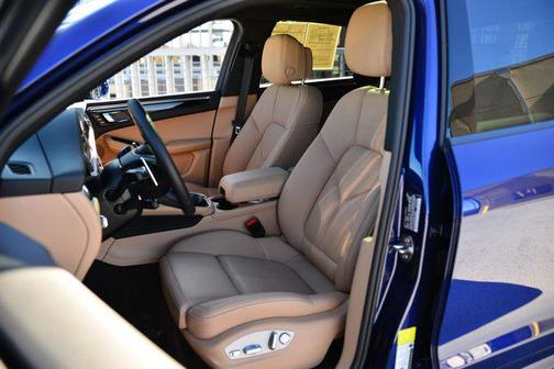 2025 Porsche Macan AWD