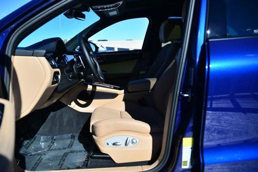 2025 Porsche Macan AWD