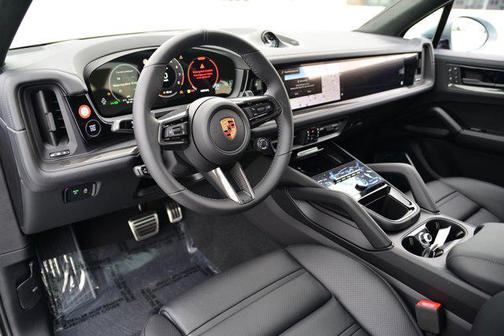 2025 Porsche Cayenne GTS