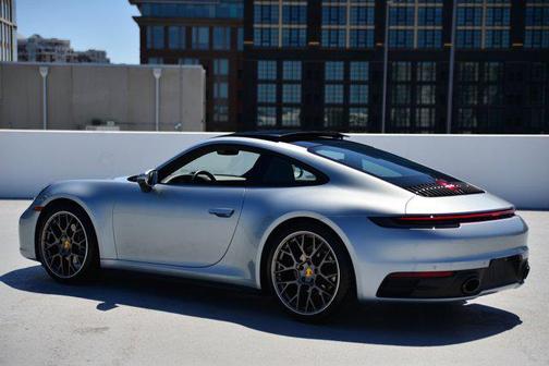 2021 Porsche 911 Carrera