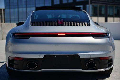 2021 Porsche 911 Carrera