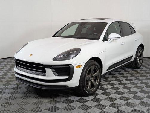 2022 Porsche Macan AWD
