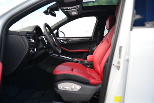 2026 Porsche Macan T