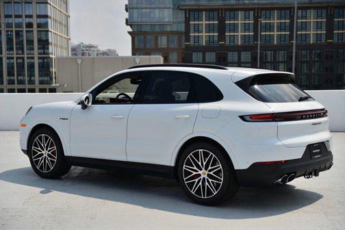 2025 Porsche Cayenne S