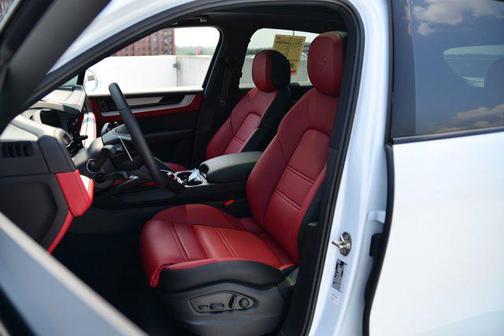 2025 Porsche Cayenne S