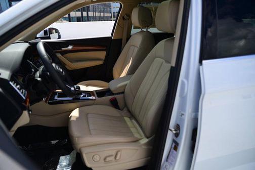 2023 Audi Q5 40 Premium