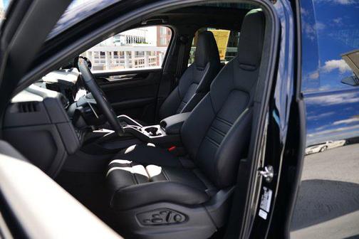 2026 Porsche Cayenne GTS