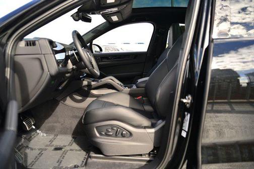 2026 Porsche Cayenne GTS