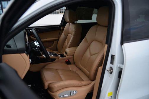 2021 Porsche Macan Base