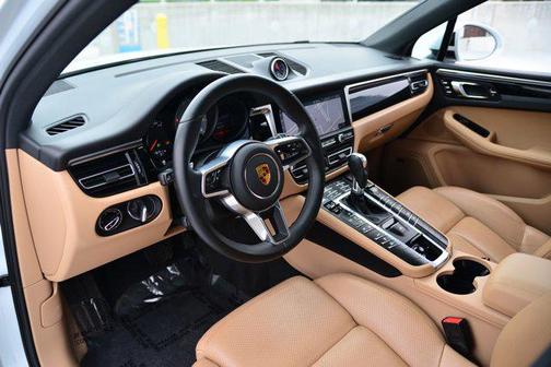 2021 Porsche Macan Base