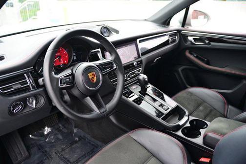 2022 Porsche Macan GTS