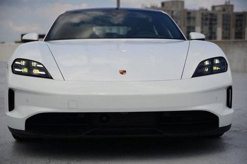 2025 Porsche Taycan RWD