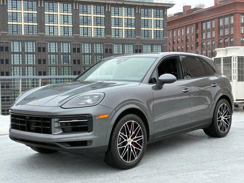 2024 Porsche Cayenne S