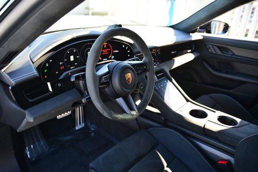 2024 Porsche Taycan GTS