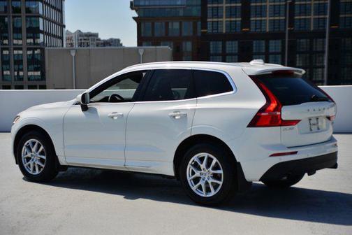 2021 Volvo XC60 T5 Momentum