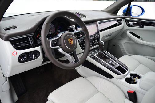 2021 Porsche Macan Base
