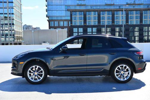 2025 Porsche Macan AWD