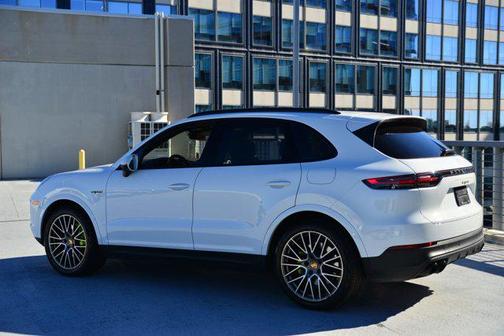 2023 Porsche Cayenne Cayenne E-Hybrid Platinum Edition