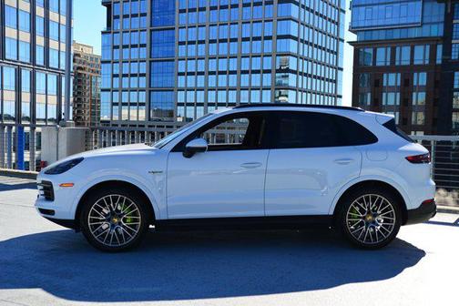 2023 Porsche Cayenne Cayenne E-Hybrid Platinum Edition