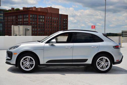2025 Porsche Macan AWD