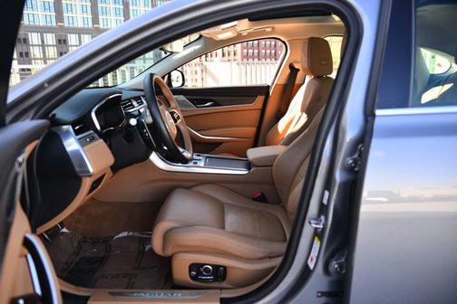 2022 Jaguar XF SE P250 RWD Automatic