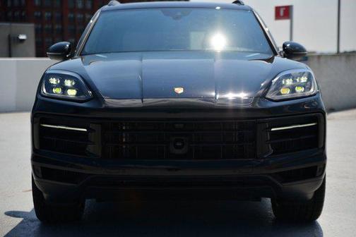 2025 Porsche Cayenne AWD