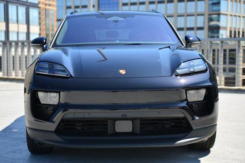 2025 Porsche Macan 4S