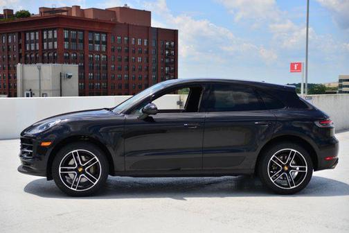 2021 Porsche Macan Base