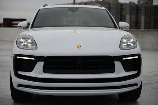 2025 Porsche Macan AWD