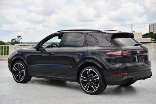 2022 Porsche Cayenne Platinum Edition