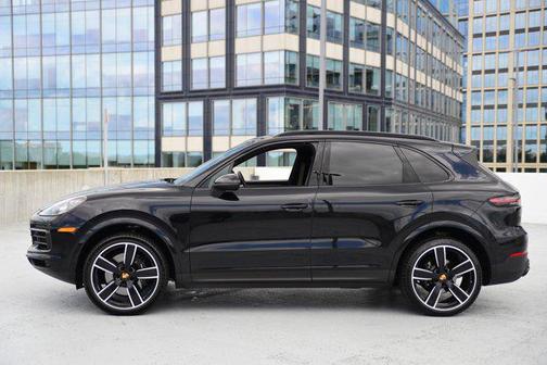 2022 Porsche Cayenne Platinum Edition