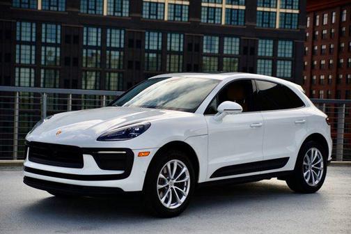 2025 Porsche Macan AWD
