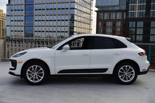 2025 Porsche Macan AWD