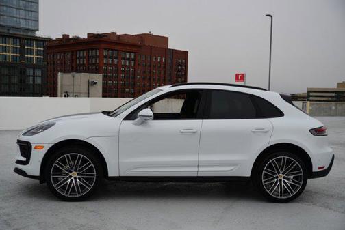 2025 Porsche Macan Base