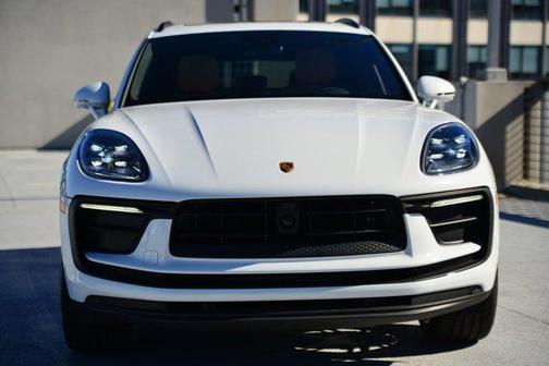 2025 Porsche Macan AWD
