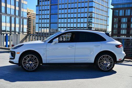 2025 Porsche Macan AWD
