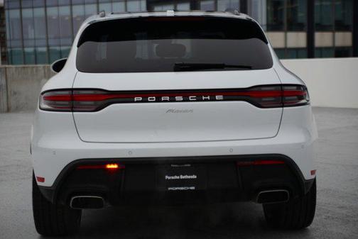 2025 Porsche Macan Base